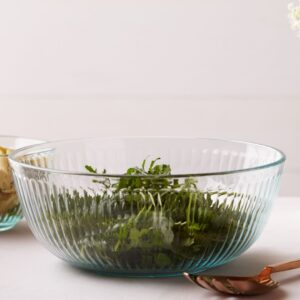 Pyrex® Sculpted 4.5-quart Mixing Bowl - Image 2